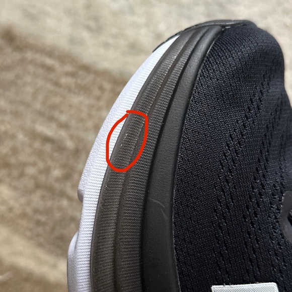 NEW Hoka One One Bondi 8 Women’s 6B Sneakers Black White Shoes - Picture 8 of 9